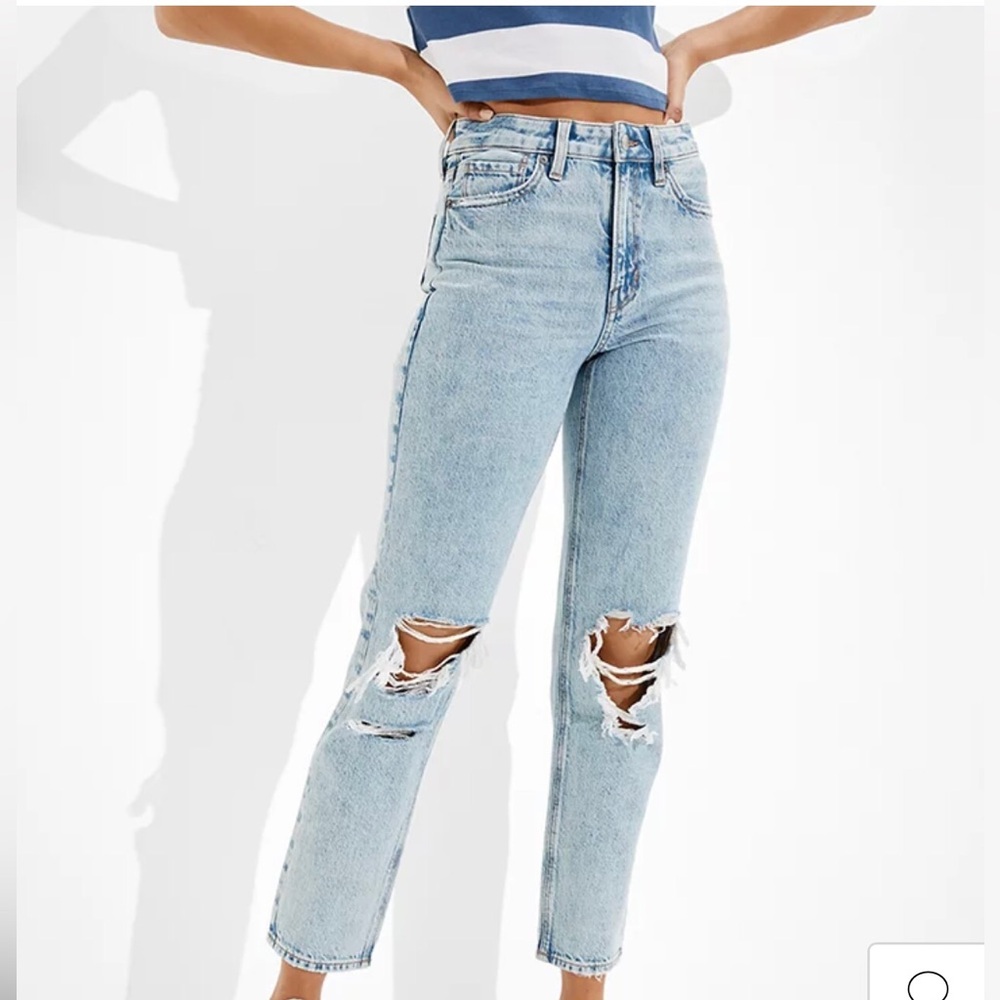 American Eagle Mom Straight Jeans.  High Waisted. Loose Fit. Size 12
